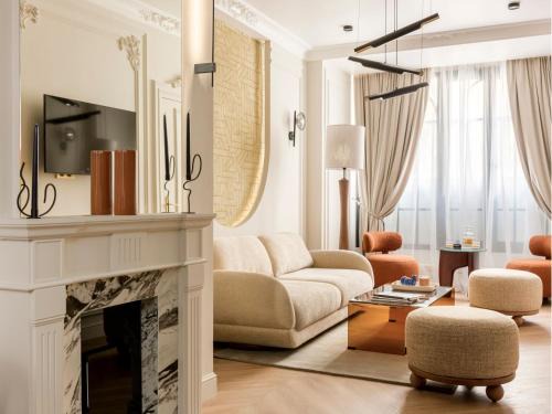 7th Arrondissement Apartment | Merveil - Signature Suite -Tour Eiffel-Grenelle II