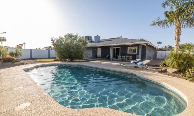 Mesa House | Mesa Garnet