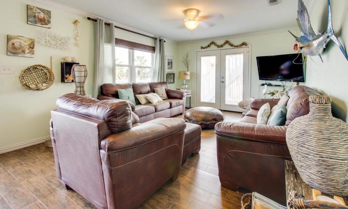 South Padre Island Apartment | Mesquite House Upstairs Unit