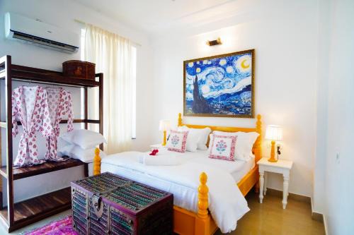 Malviya Nagar Apartment | Met Luxe Galleria