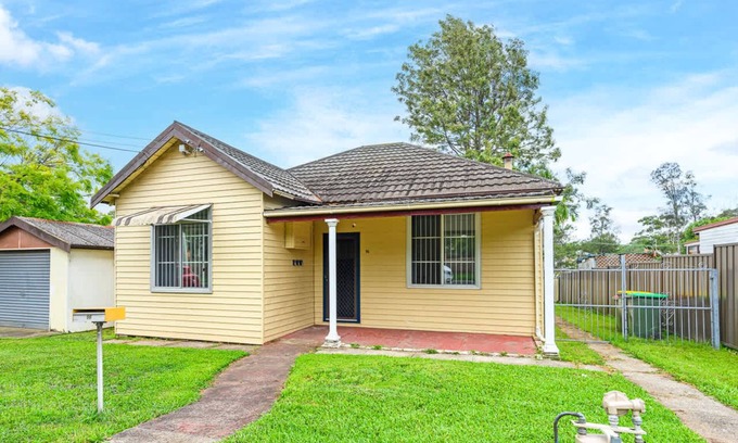 Parramatta Condo | Metawise Cozy & Modern Bedroom in Shared Living Space with Free Parking