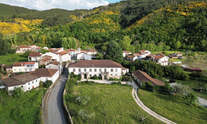 Coja House | Meticulously Restored Portuguese Country House Immersed in Nature and Tradition