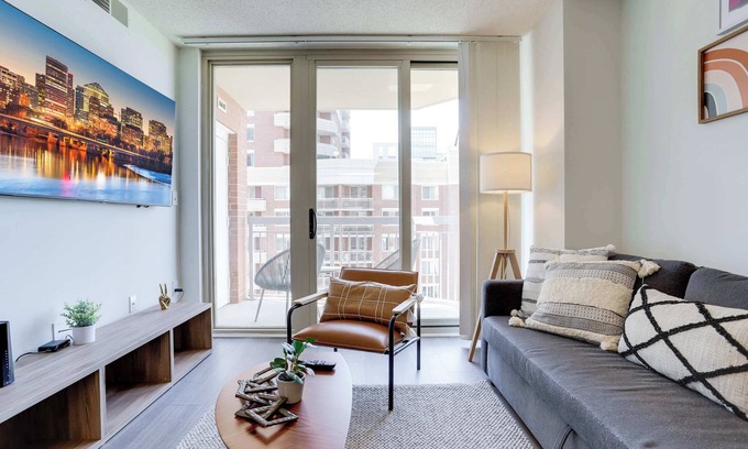 Ballston Apartment | Metro Access, Modern Comfort Apt