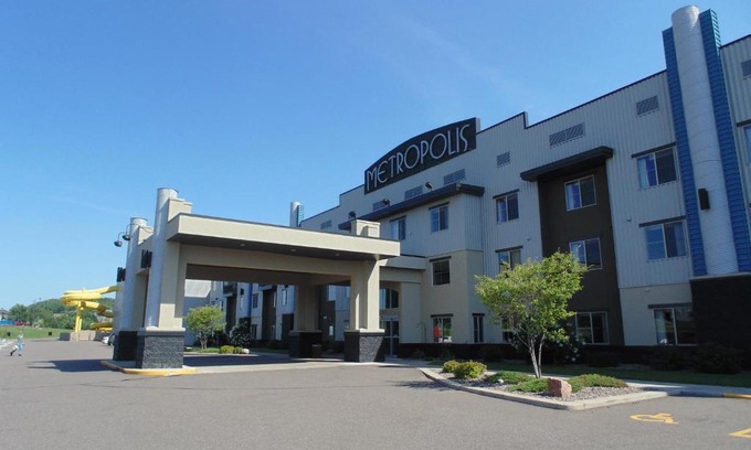 Eau Claire Resort | Metropolis Resort - Eau Claire