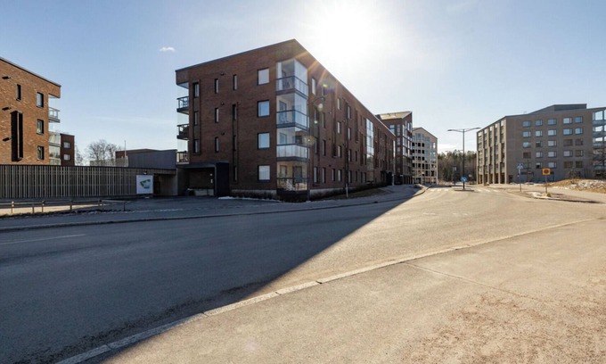 Espoo Apartment | Metsämansikan helmi