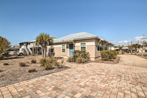 Mexico Beach House | Mexico Beach Getaway with Patio - Steps to Beach!