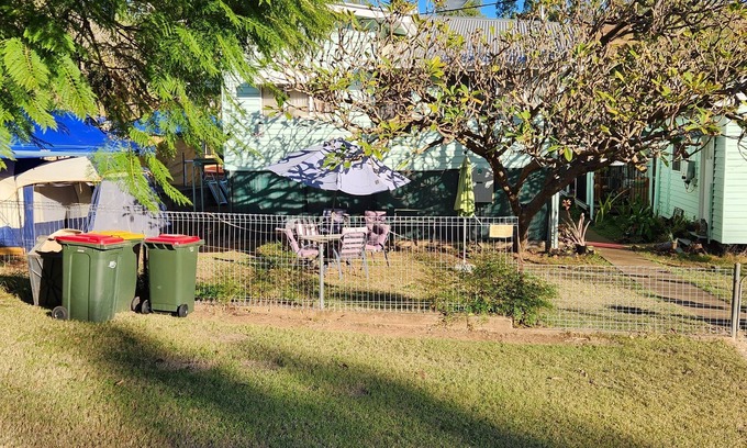 Mount Morgan Cabin | Meyenburg Unit 1 fully self contained, 6 guests, 2 br unit, 1Qb, 1Db, 2 singles