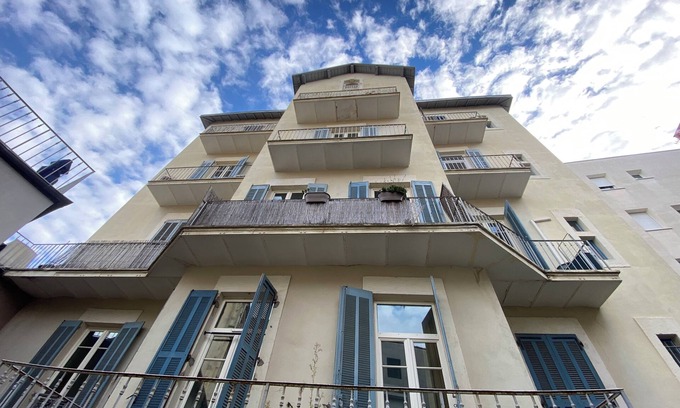 Route d'Arles Apartment | Mezzanine Lumineuse-nîmes à Pied