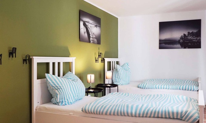 Dahl Apartment | MG06 Spacious holiday apartment in Mönchengladbach with terrace