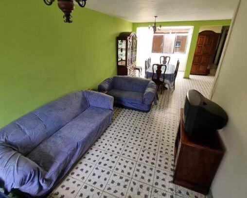 Uriangato Apartment | Mi casa cerca de la línea divisoria