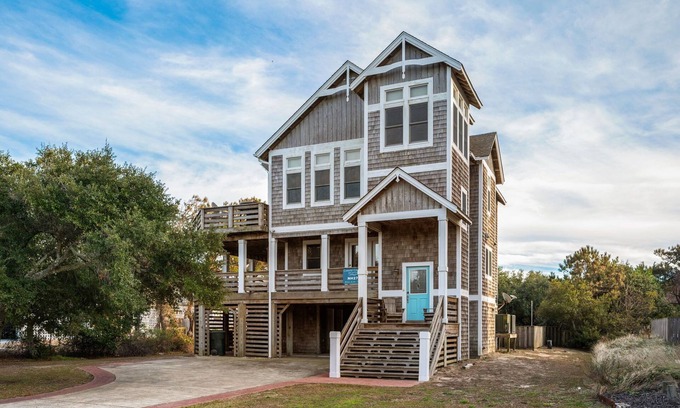 Nags Head House | Mi Casa, Su Casa: Dog Friendly& Enclosed Yard, Oceanside, Private Pool, Hot Tub