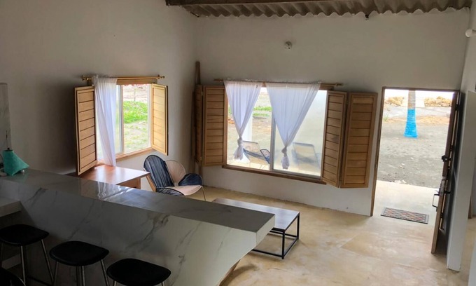 San Bernardo del Viento House | "Mi Terruño" Where Time Slows and the Sea Speaks 2 bedroom bungalow on the beach
