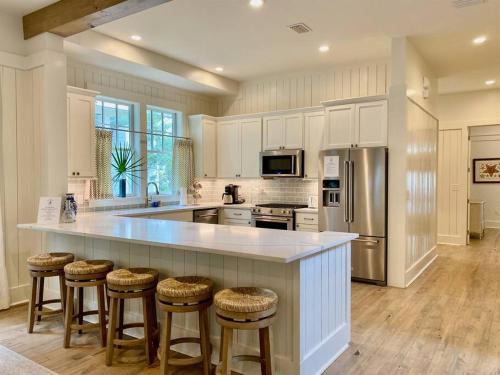 Watercolor House | Mia's Beach House Watercolor 3 BR - 3.5 BA