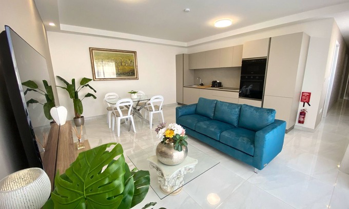 Qawra Apartment | Mia White Luxury Suite with large private terrace, 2bed2bath, 50mt from the sea