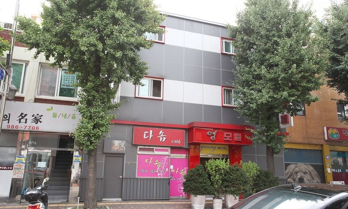 Songcheon-dong Hotel | Mia Young