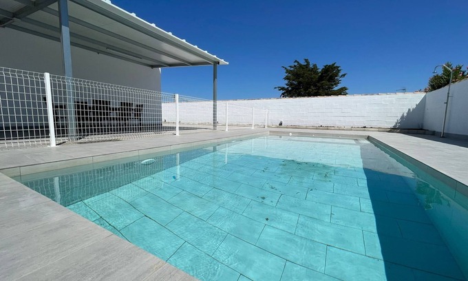 Hozanejos Ski Chalet | Miamar II House in Chiclana