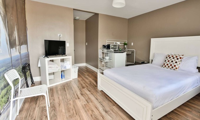 Wynwood Art District Condo | ✨Miami chic-hip location, Wynwood! - 1452