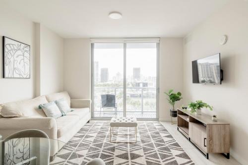 Northeast Miami Apartment | Miami design district, view of the bay - city