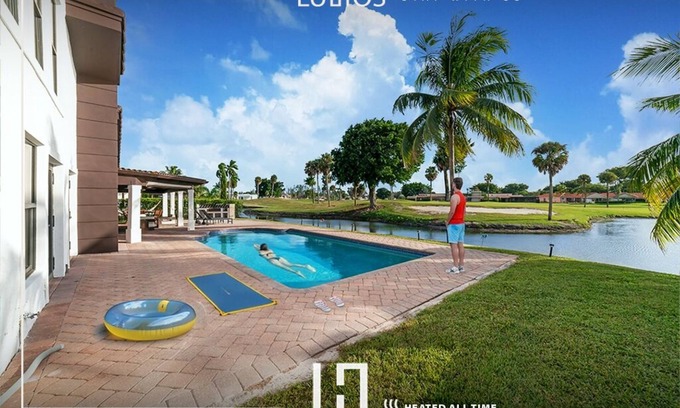 Miramar House | Miami Luxe: 5BR Retreat w/Pool & Golf Views