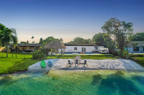 North Miami Beach House | Miami Paradise Waterfront Games