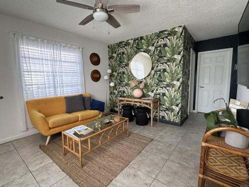 Coral Way House | Miami's Cozy Tropical Getaway