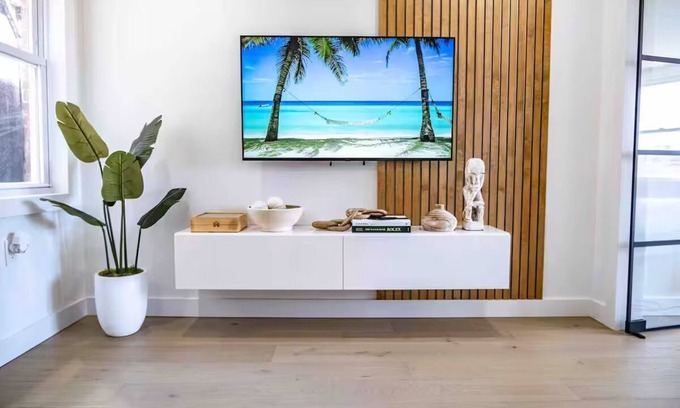 Edgewater Condo | Miami styled living - Min to NYC