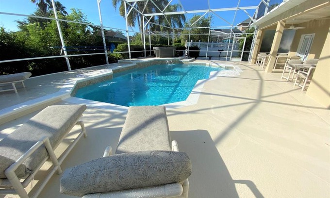 West Kissimmee House | Mickeys Pearl - Phenomenal 7BR with 4 Master Suites Privacy Pool & Hot Tub Gas BBQ - 2 miles to Disney