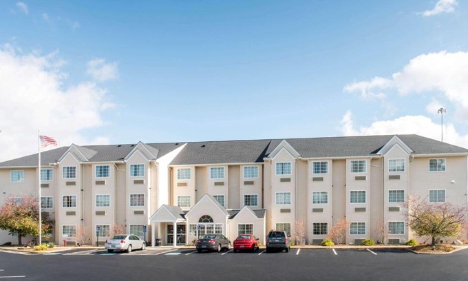 North Canton Hotel | Microtel Inn and Suites North Canton