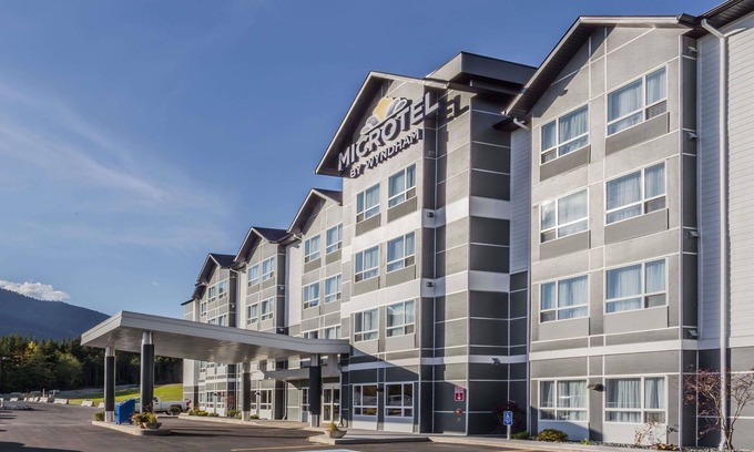 Kitimat Hotel | Microtel Inn & Suites by Wyndham Kitimat