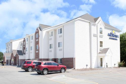 Kearney Hotel | Microtel Inn & Suites - Kearney