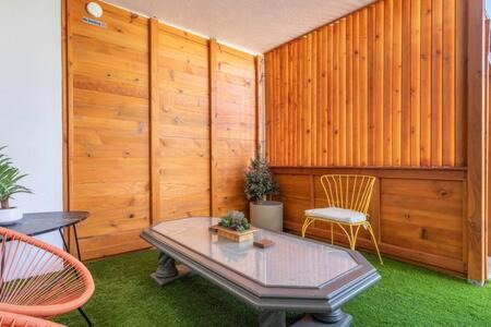 Ladera Heights Apartment | Mid Century 1BR Apt w Patio Near LAX Playa Vista Beach