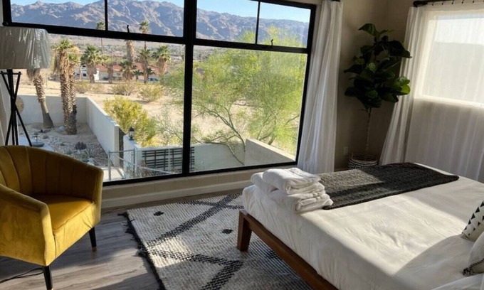 Twentynine Palms Villa | Mid Century 5 Bedroom Villa with Pool