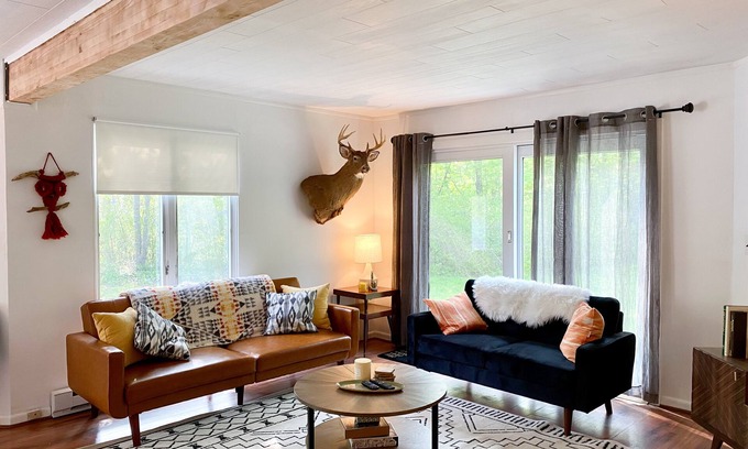 Lincoln Condo | Mid Century Charm, a walk away from Loon Mountain