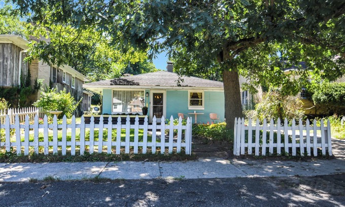 Miller Beach House | Mid-Century Cottage Beach Oasis