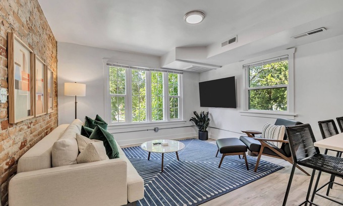 Downtown Salt Lake City Apartment | Mid Century Modern SLC Avenues Downtown - 1 BR 1 BA