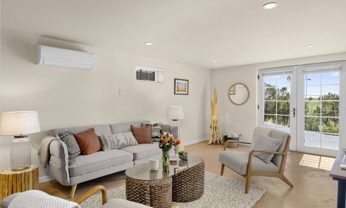 Northeast Santa Fe House | Mid- Century Modern/9 min from Opera/3 min to Plaza
