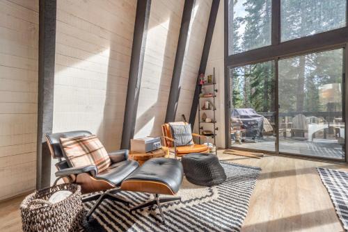 Truckee House | Mid Century Modern A-Frame Cabin at Northstar