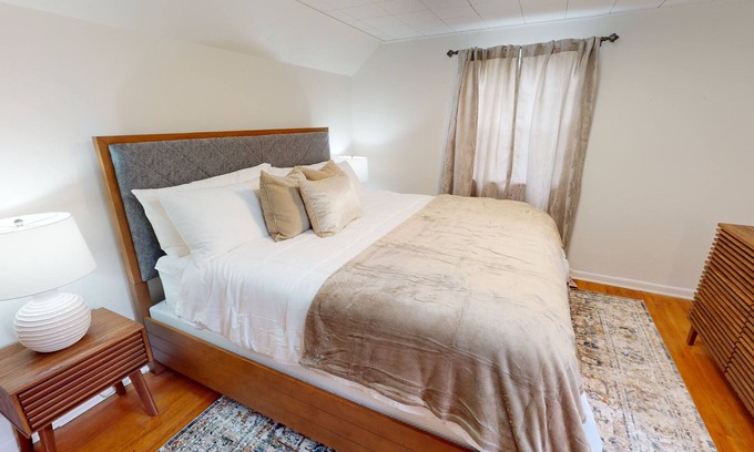 Stillwater House | Mid-Century Modern historical home 0.8mi to Boone Pickens Stadium!
