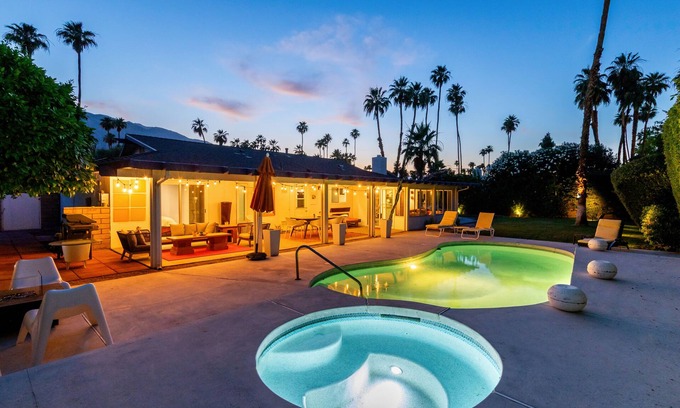 Sonora Sunrise House | Mid-Century | Mountain View | 5 Mins from Downtown
