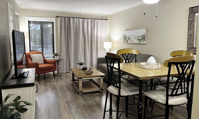Palmetto Dunes Condo | Mid-Island Resort-Private Boardwalk to Beach, Indoor/Outdoor Pools, Pickleball!