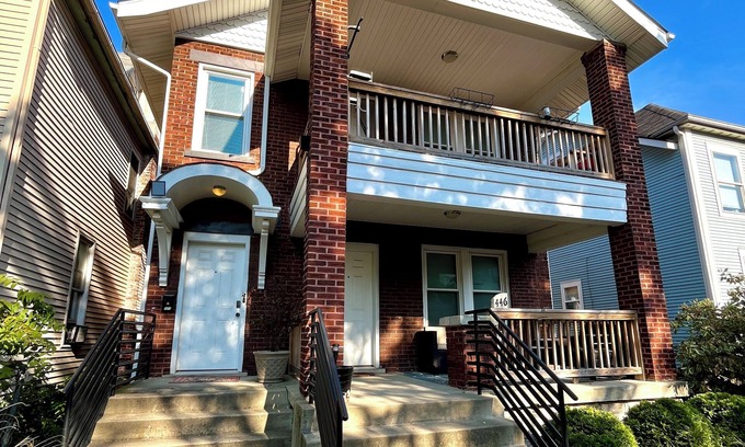 Franklin Park Apartment | MID/LONGTERM Oasis in Columbus Ohio Near Downtown and Nationwide Childrens' Hosp