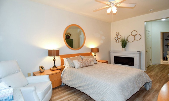 Gaithersburg Condo | Mid-Term Gem - Private Bedroom Suite