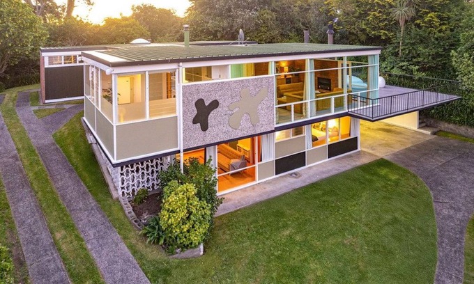 Whanganui House | Midcentury Modern Masterpiece - 4bedroom Home in Whanganui