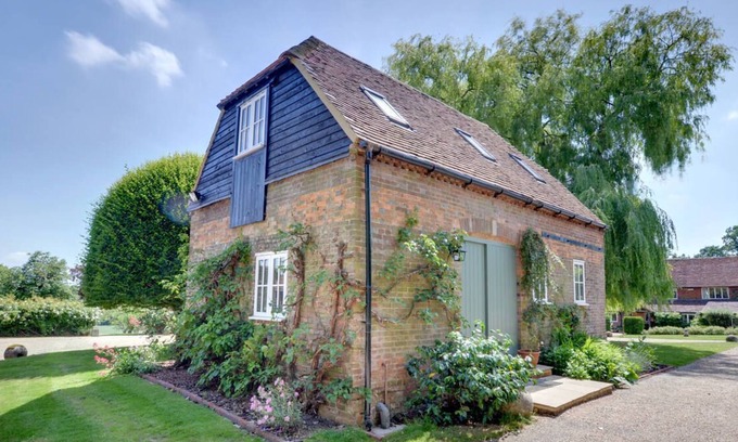 Leigh House | Middle Barn in the beautiful Tonbridge
