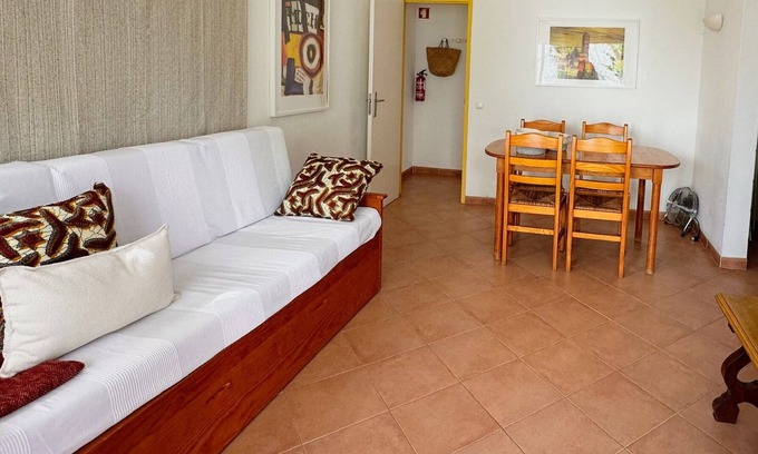 Alporchinhos Condo | Middle House - Stay in Love