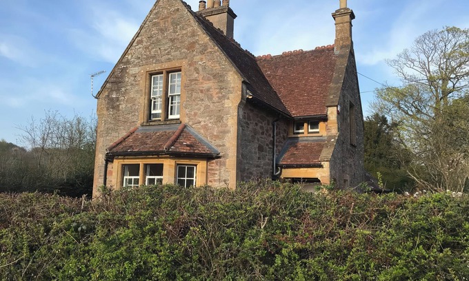 Kingston St Mary Cottage | MIDDLE LODGE, pet friendly, character holiday cottage in Taunton