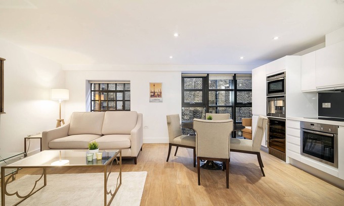 Covent Garden Apartment | Middle of Covent Garden/The Strand - Stunning two bed, two bath