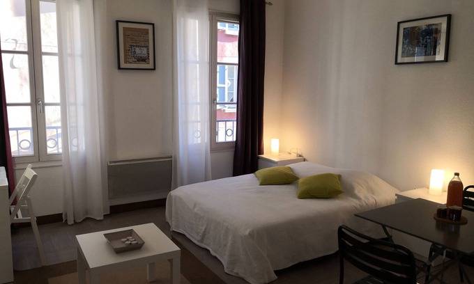 Secteur 2 Apartment | Middle studio