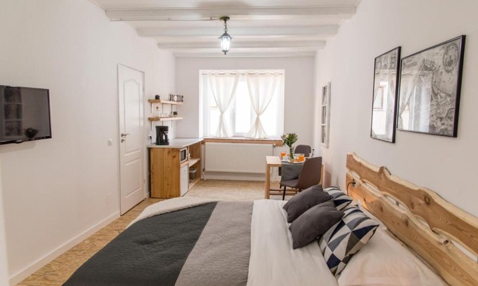 Brasov House | MiddleHouse