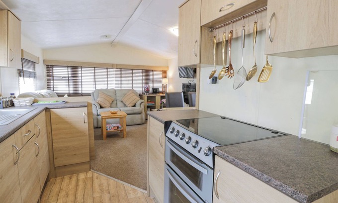 Tarbolton Cottage | MIDDLEMUIR RETREAT, pet friendly in Tarbolton